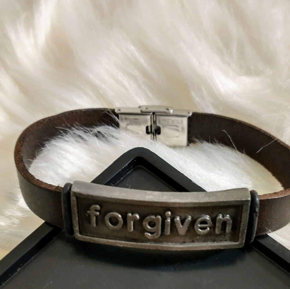 🌿🔥 Men's Leather Forgiven Bracelet 🌿